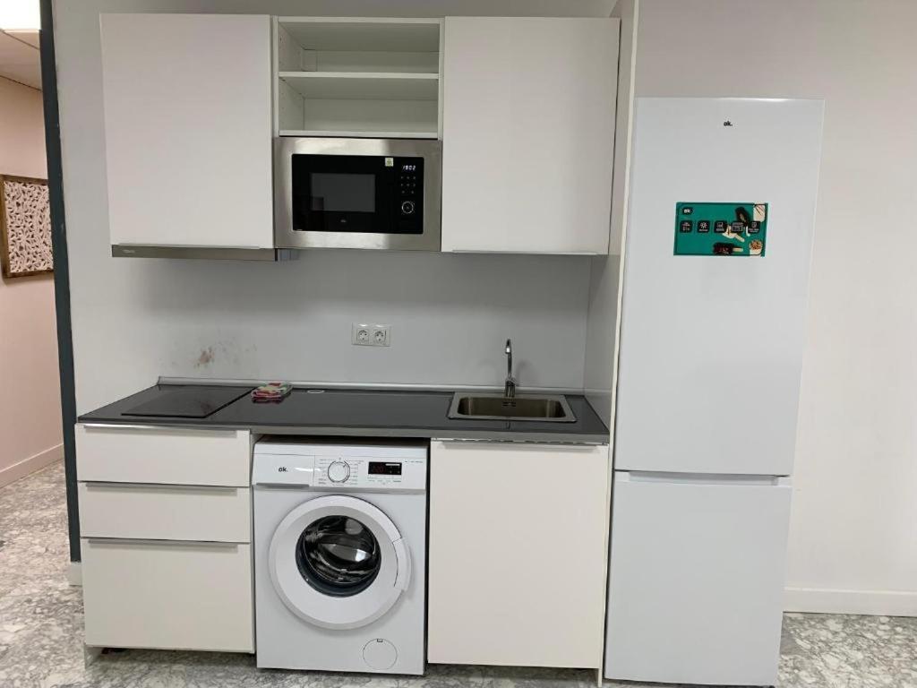 Boutique Living Soho Apartment Малага Екстериор снимка