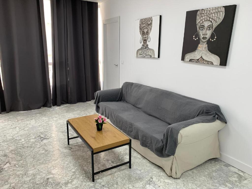 Boutique Living Soho Apartment Малага Екстериор снимка