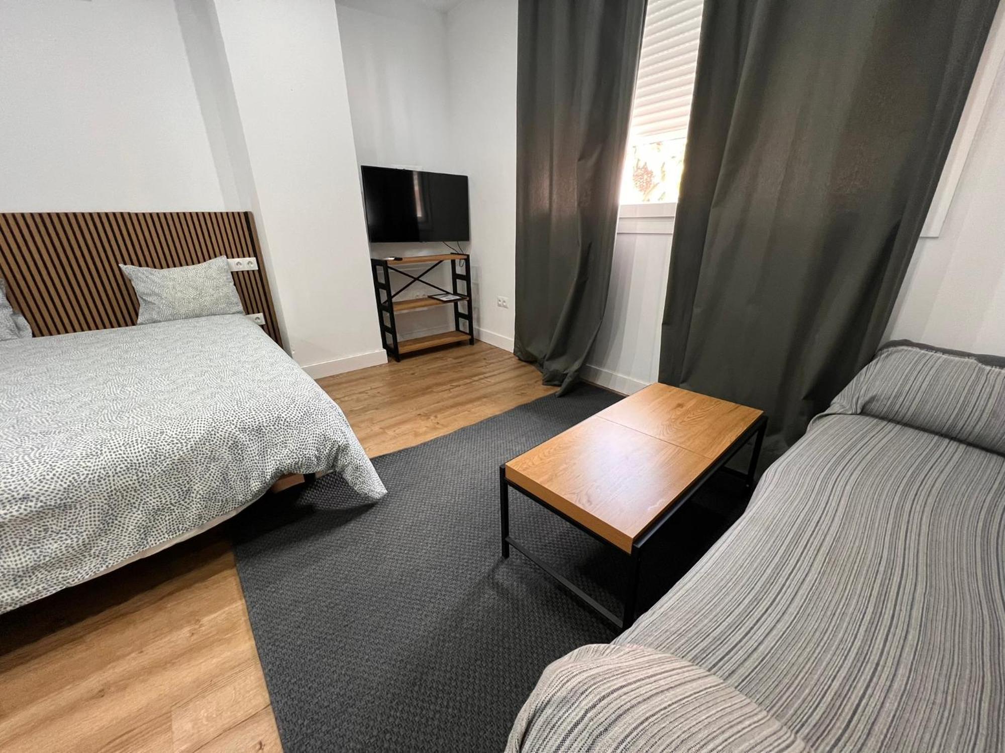 Boutique Living Soho Apartment Малага Екстериор снимка